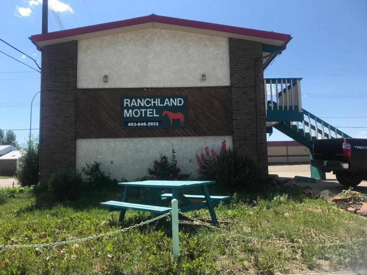 RANCHLAND Inn Nanton Bagian luar foto