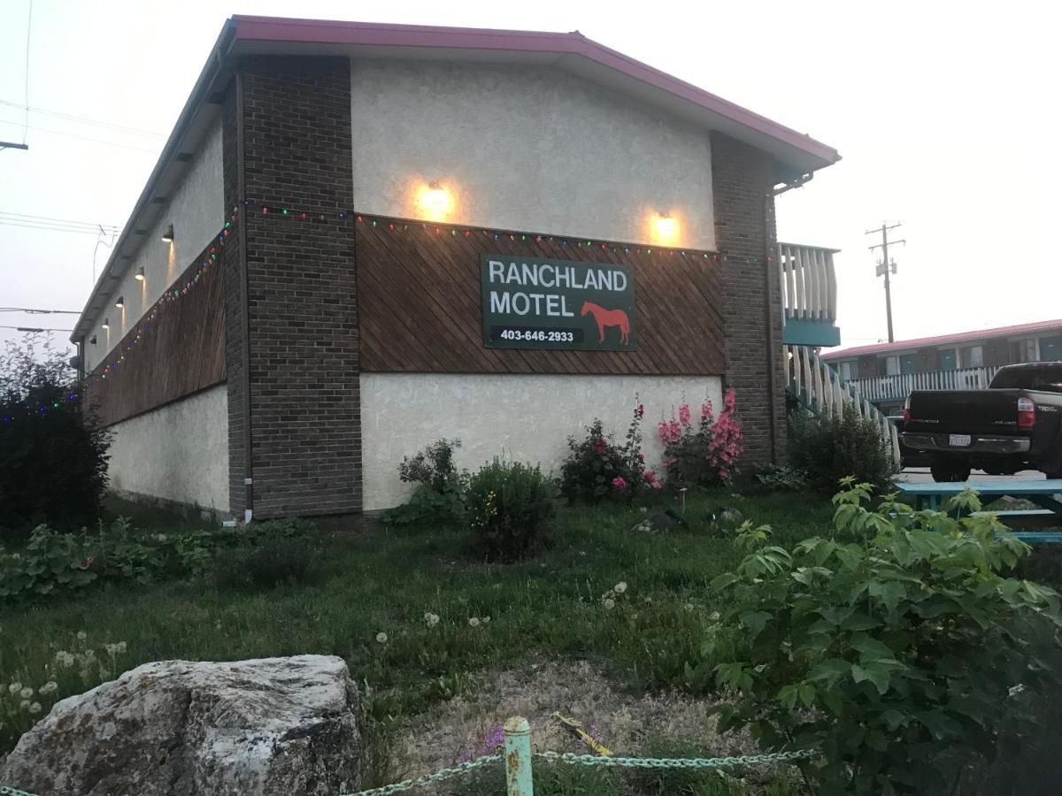 RANCHLAND Inn Nanton Bagian luar foto