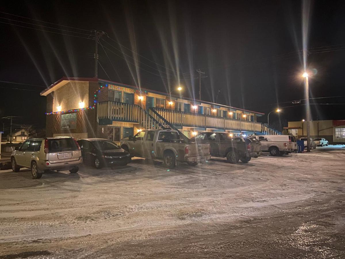 RANCHLAND Inn Nanton Bagian luar foto