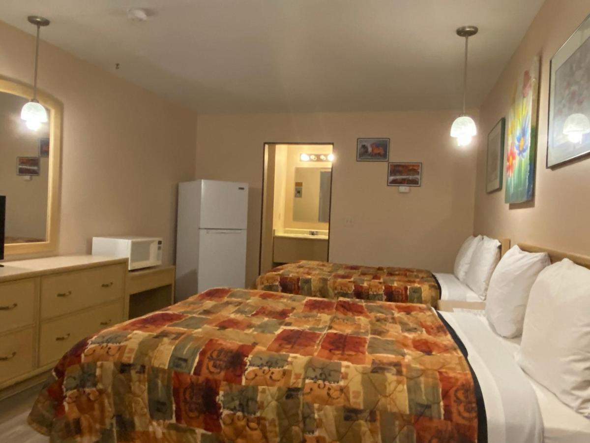 RANCHLAND Inn Nanton Bagian luar foto